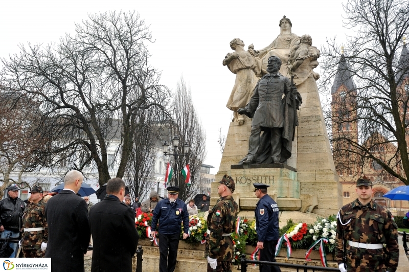 Koszorúzás március 15-én