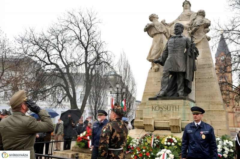 Koszorúzás március 15-én