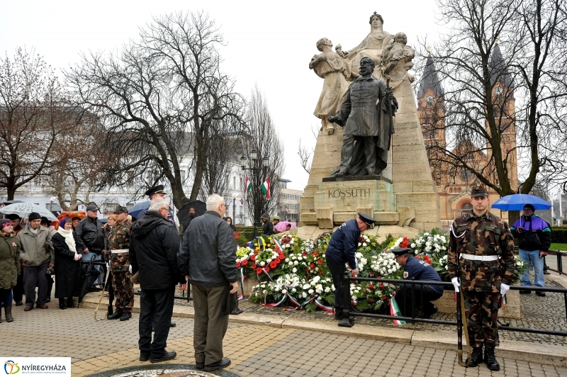 Koszorúzás március 15-én