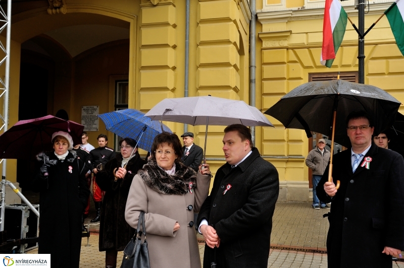 Koszorúzás március 15-én