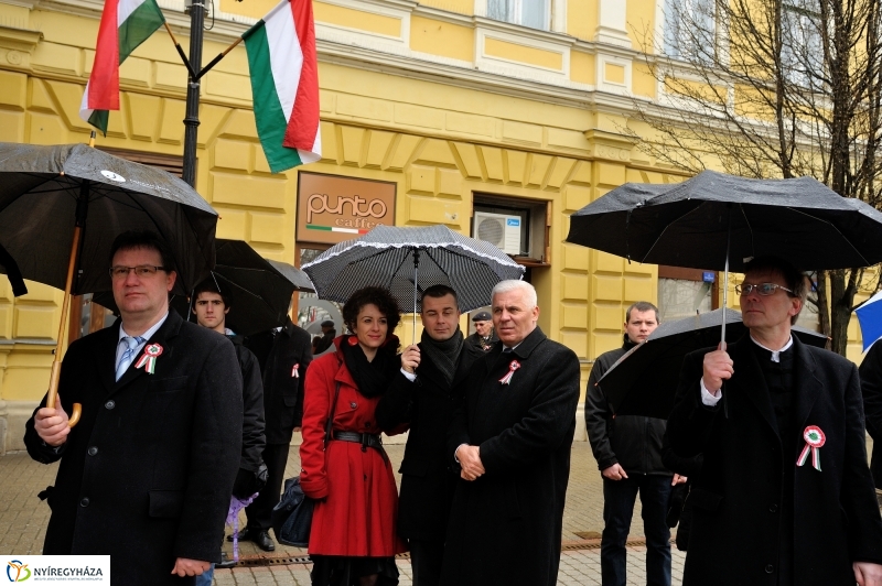 Koszorúzás március 15-én