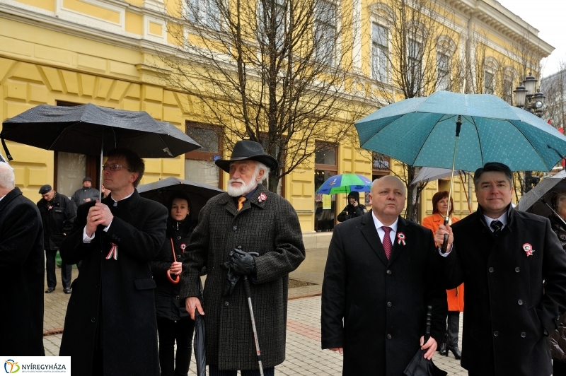 Koszorúzás március 15-én