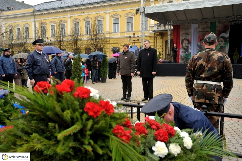 Koszorúzás március 15-én