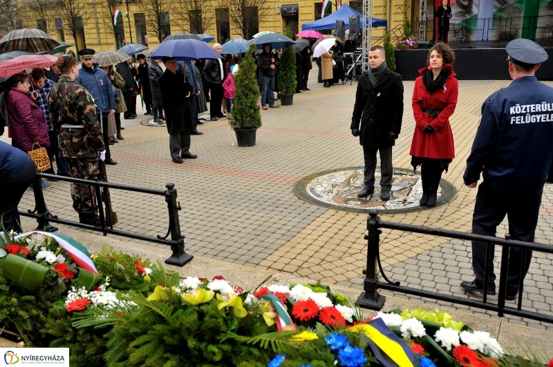 Koszorúzás március 15-én