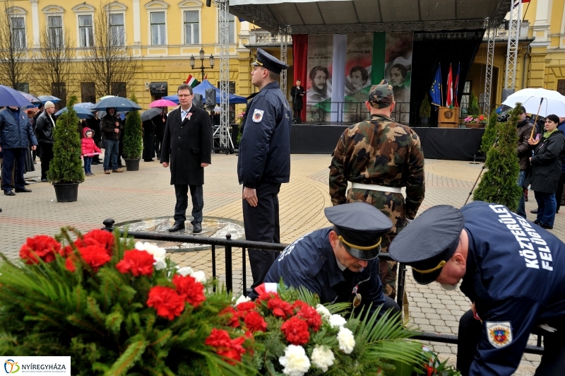 Koszorúzás március 15-én