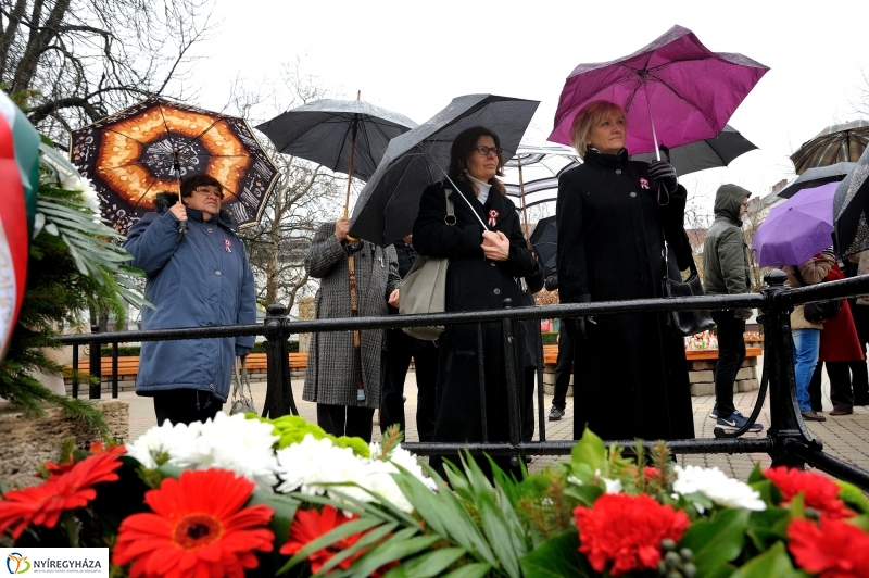 Koszorúzás március 15-én