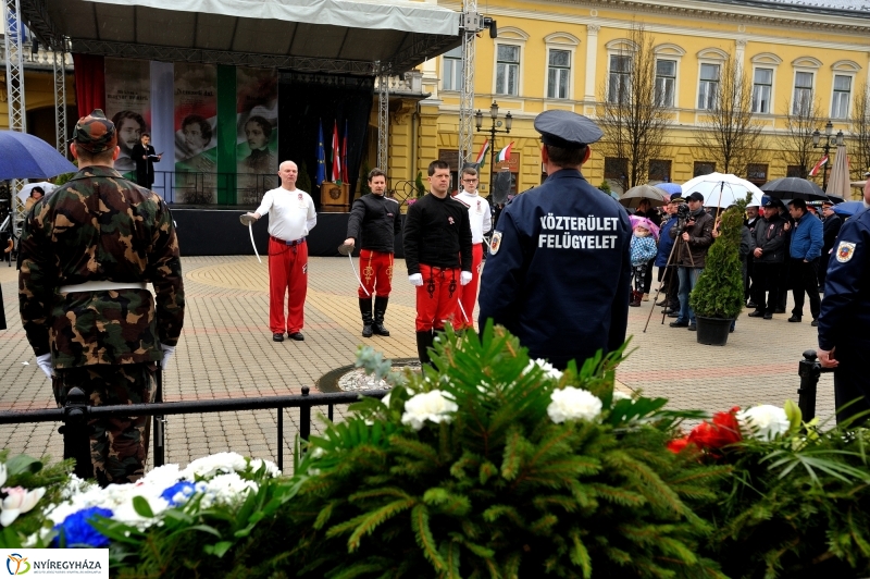Koszorúzás március 15-én