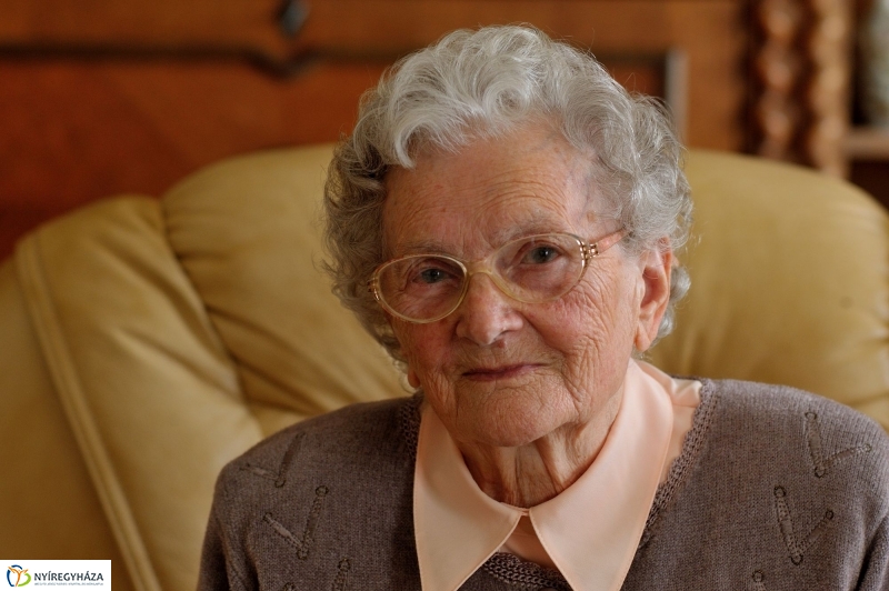 Szépkorú köszöntése - Illés Józsefné