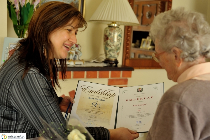 Szépkorú köszöntése - Illés Józsefné