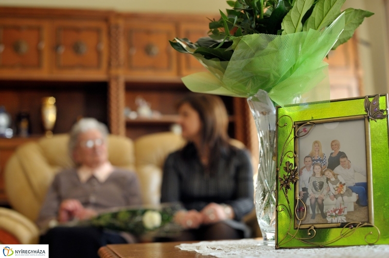 Szépkorú köszöntése - Illés Józsefné