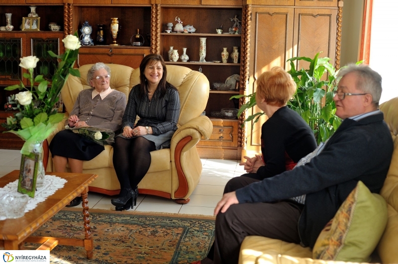 Szépkorú köszöntése - Illés Józsefné