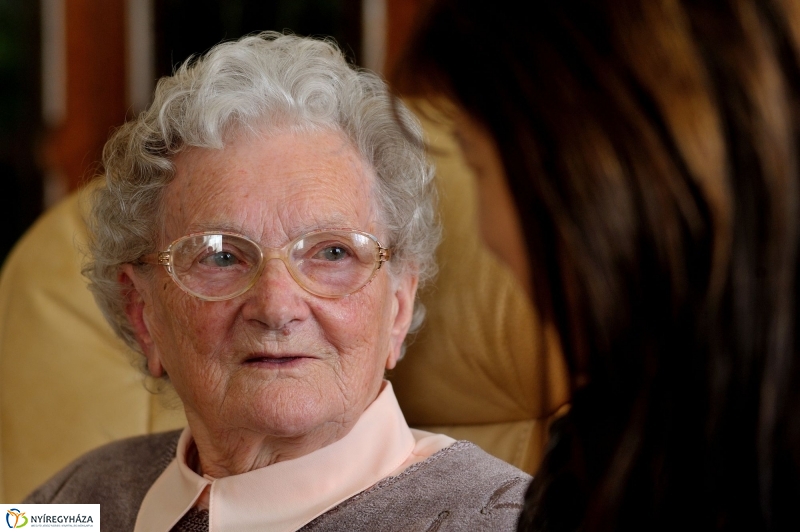 Szépkorú köszöntése - Illés Józsefné