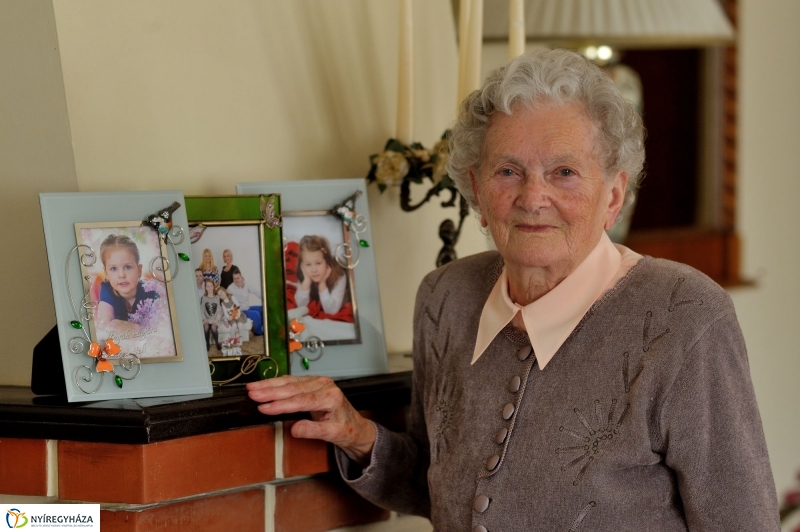 Szépkorú köszöntése - Illés Józsefné