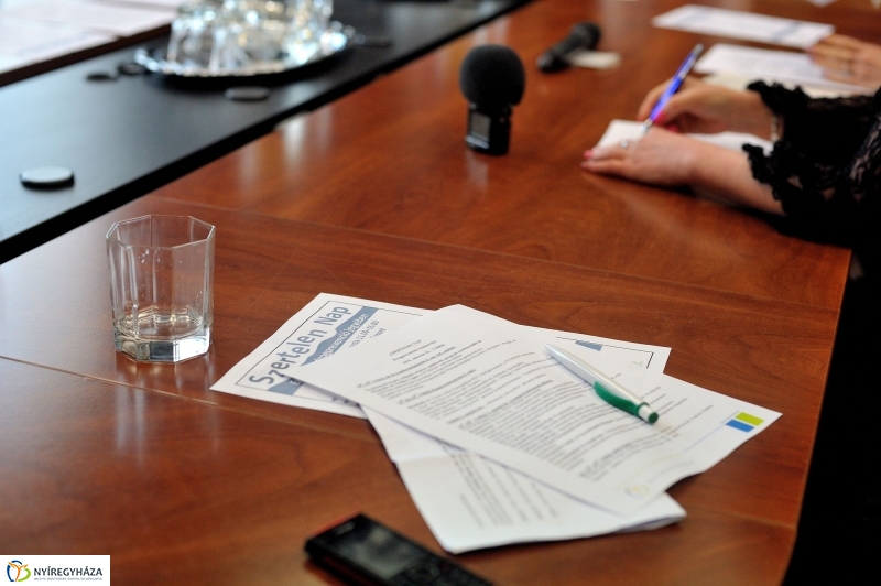 Szertelen nap rendezvény beharangozója