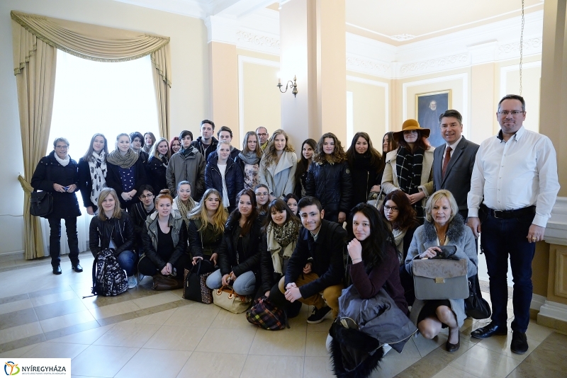 Francia diákok a Városházán