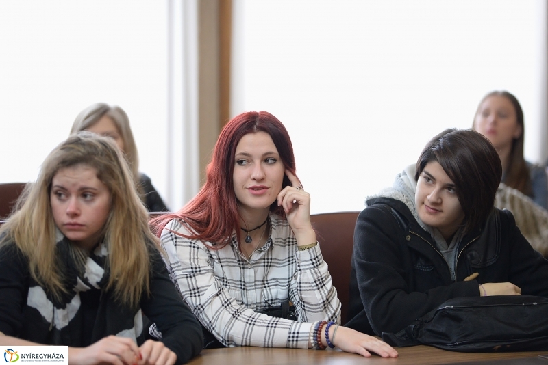 Francia diákok a Városházán