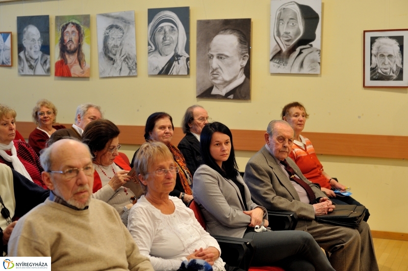 Kötetek bemutatója a megyei könyvtárban