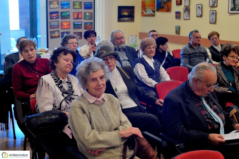 Kötetek bemutatója a megyei könyvtárban