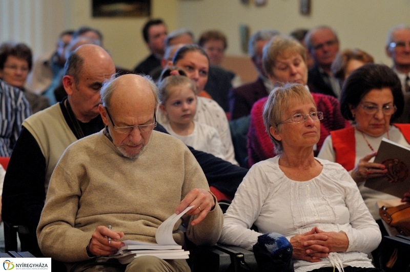 Kötetek bemutatója a megyei könyvtárban