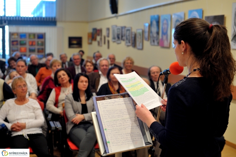 Kötetek bemutatója a megyei könyvtárban