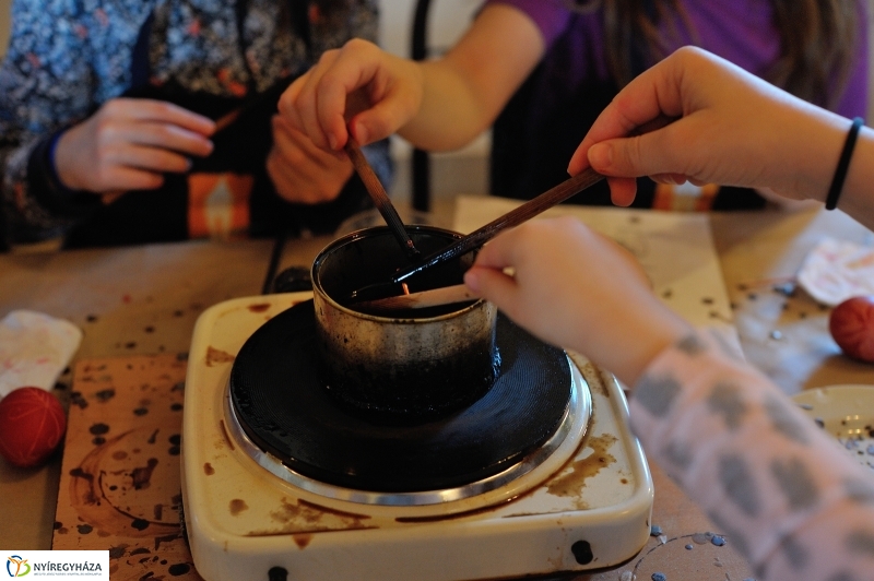 Hagyományos tojásfestés a Múzeumfaluban