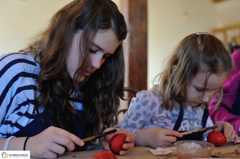 Hagyományos tojásfestés a Múzeumfaluban