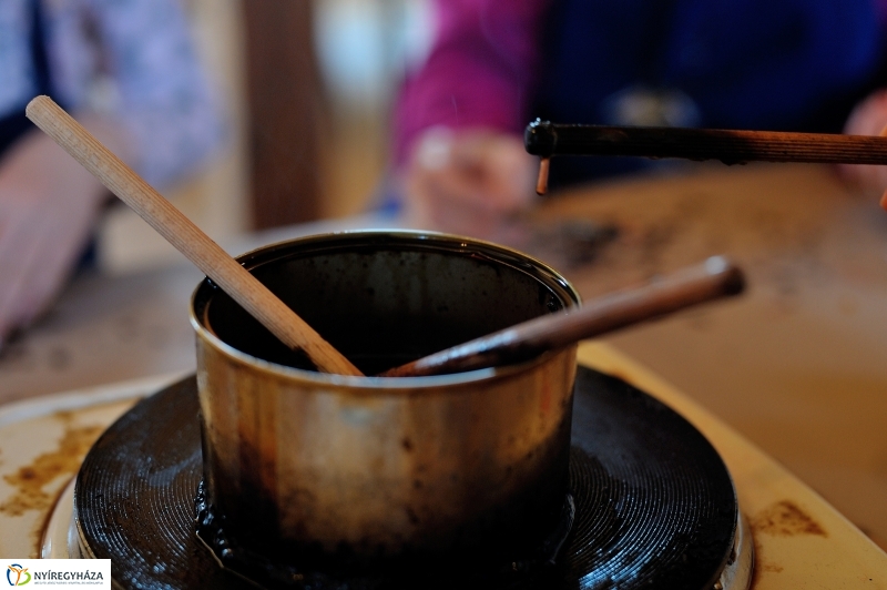 Hagyományos tojásfestés a Múzeumfaluban