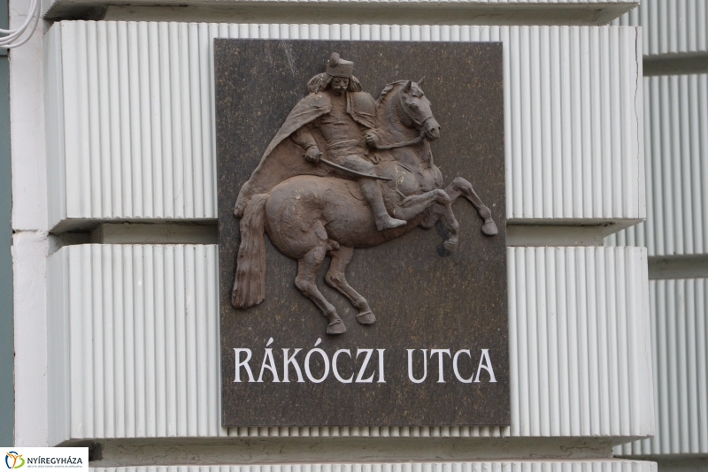 Koszorúzás Rákóczi Ferenc emléktáblája előtt