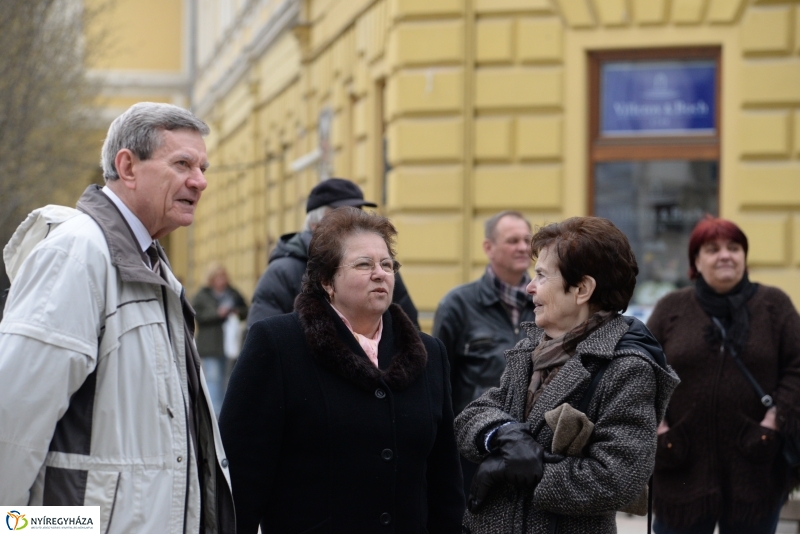Koszorúzás Rákóczi Ferenc emléktáblája előtt