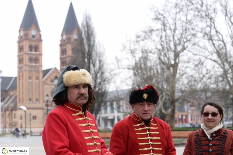 Koszorúzás Rákóczi Ferenc emléktáblája előtt