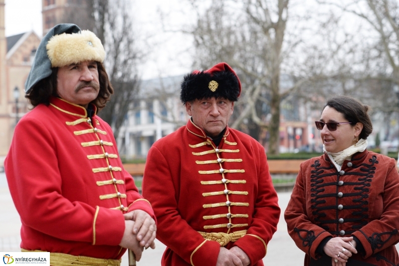 Koszorúzás Rákóczi Ferenc emléktáblája előtt