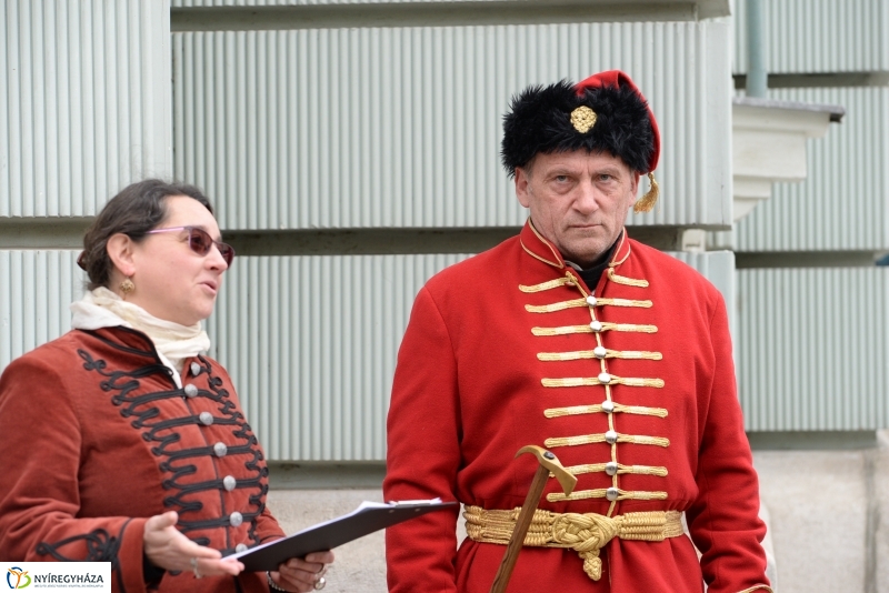 Koszorúzás Rákóczi Ferenc emléktáblája előtt