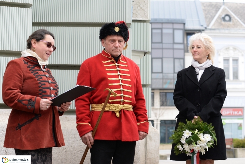 Koszorúzás Rákóczi Ferenc emléktáblája előtt