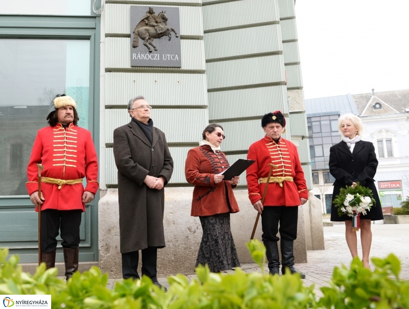 Koszorúzás Rákóczi Ferenc emléktáblája előtt
