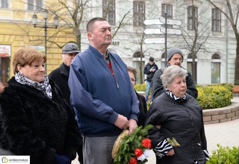 Koszorúzás Rákóczi Ferenc emléktáblája előtt