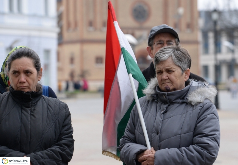 Koszorúzás Rákóczi Ferenc emléktáblája előtt