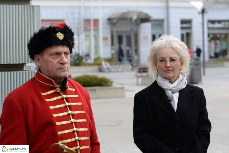 Koszorúzás Rákóczi Ferenc emléktáblája előtt