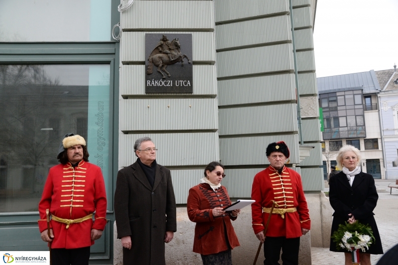 Koszorúzás Rákóczi Ferenc emléktáblája előtt