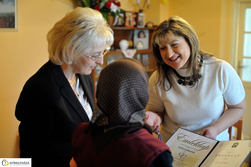 Szépkorú köszöntése - Koós Györgyné