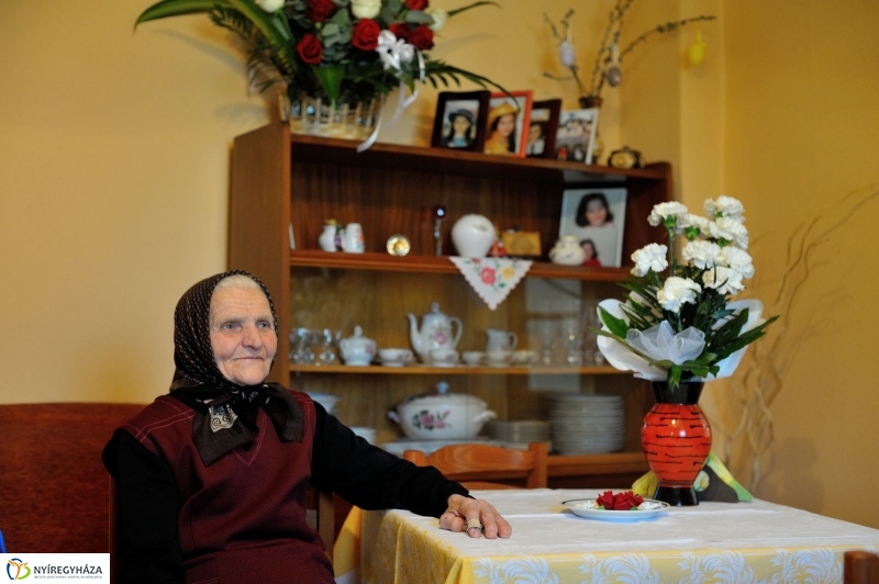 Szépkorú köszöntése - Koós Györgyné