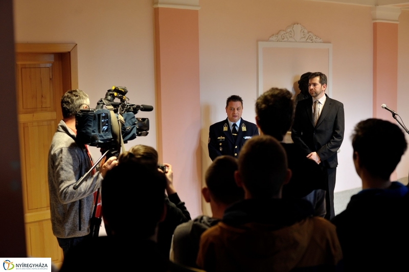 Fegyverkiállítás a múzeumban