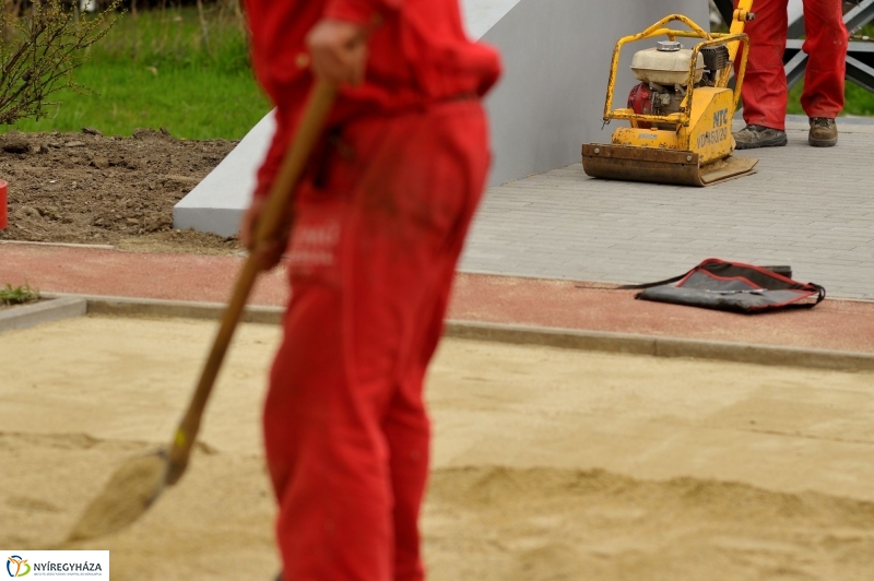 Munkálatok a Csónak utcai hídnál