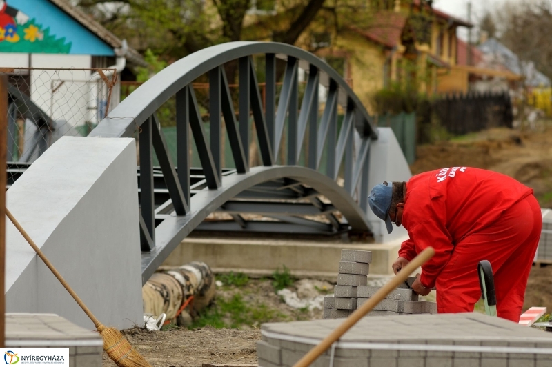 Munkálatok a Csónak utcai hídnál