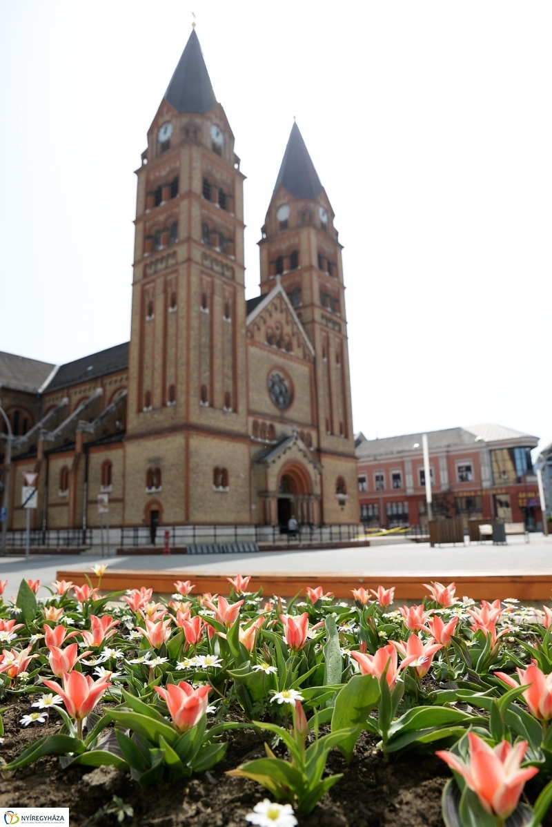 Nyíregyháza virágos belvárosa