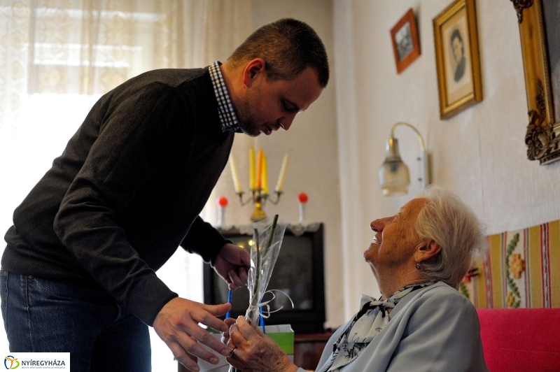 Szépkorú köszöntése - Varga Andrásné