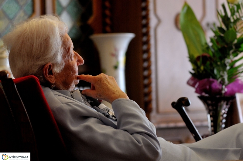 Szépkorú köszöntése - Varga Andrásné