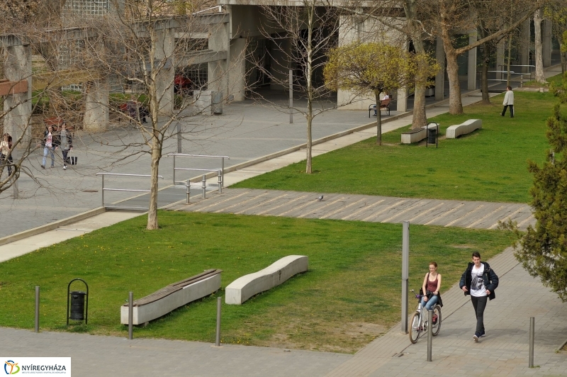 Tavasz a Jósavárosban és a Korányi-kertvárosban