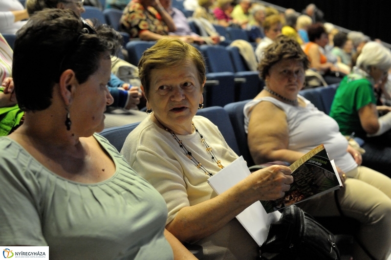 Szépkorúak Akadémiája a VMKK-ban