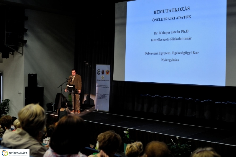 Szépkorúak Akadémiája a VMKK-ban