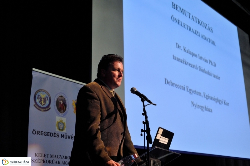 Szépkorúak Akadémiája a VMKK-ban